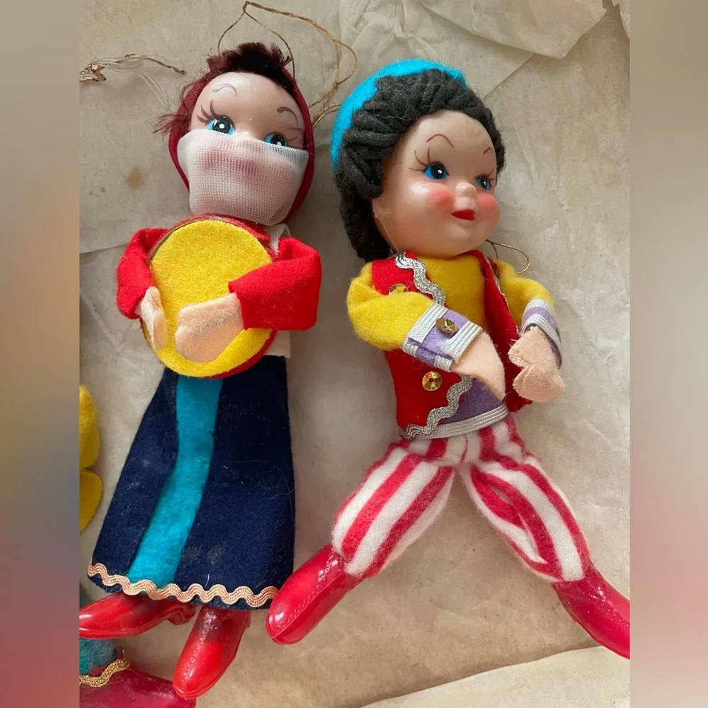 Vintage 1960s Felt Christmas Ornament Doll Set – Retro Holiday Decor (Lot of 4)